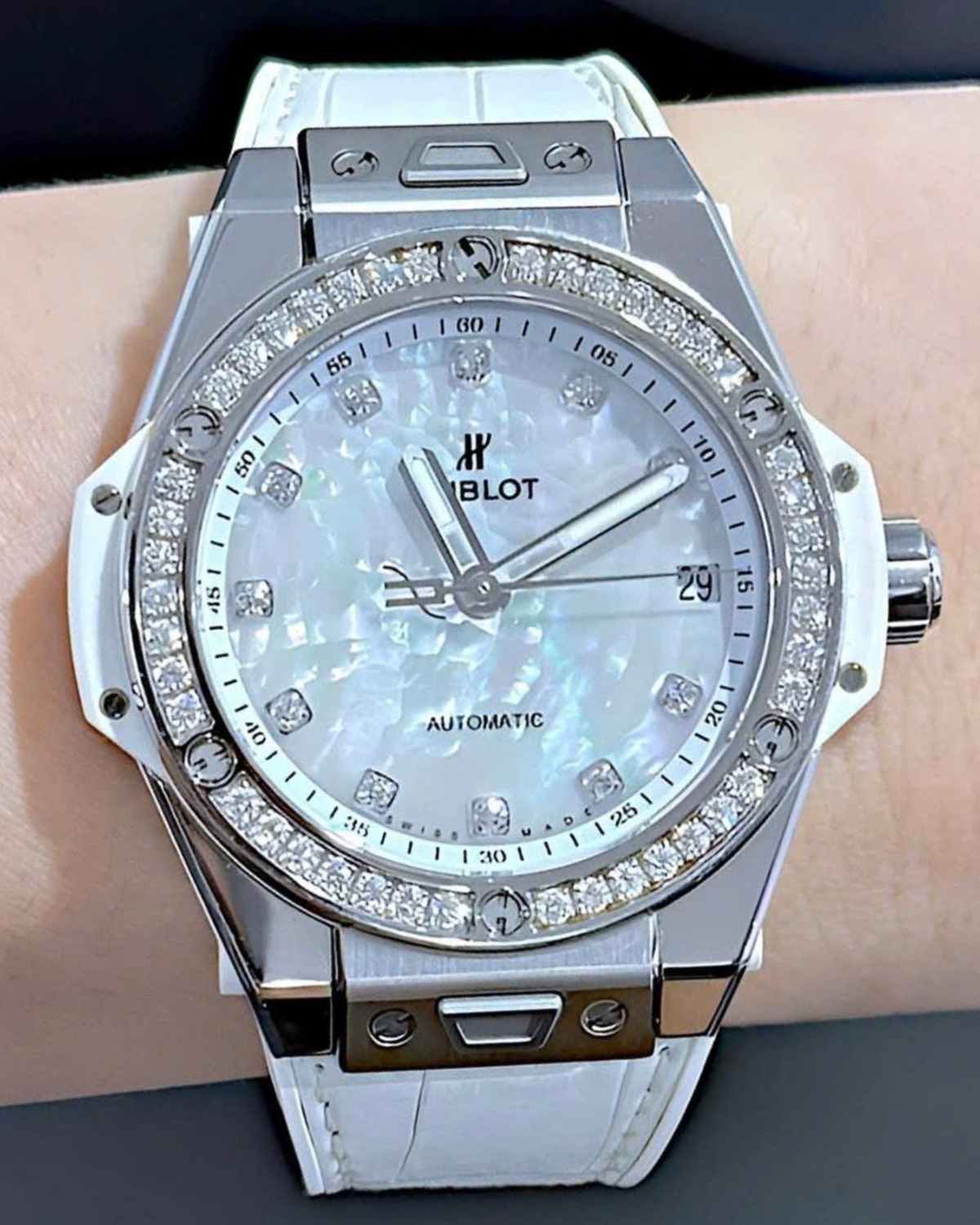 Big Bang One Click Steel Mother Of Pearl White Diamonds 39mm - đồng hồ